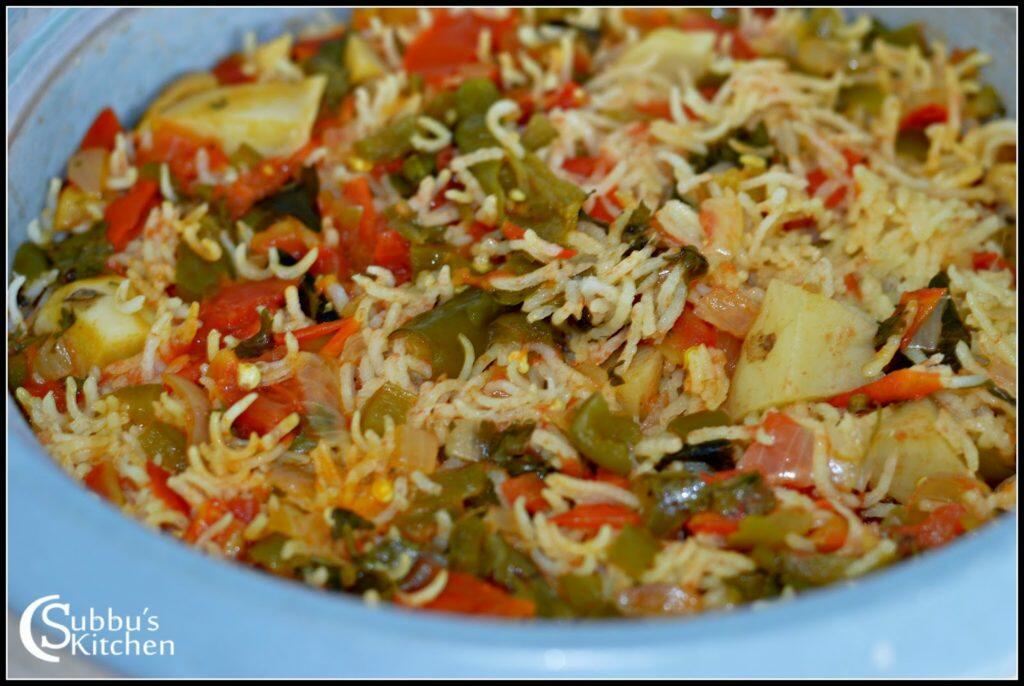 Andhra Tomato Capsicum Rice Recipe Andhra Thakkali Kudamilagai Sadham Recipe Subbus Kitchen