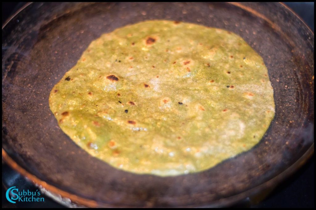 Palak Paratha Recipe | Spinach Paratha Recipe - Subbus Kitchen