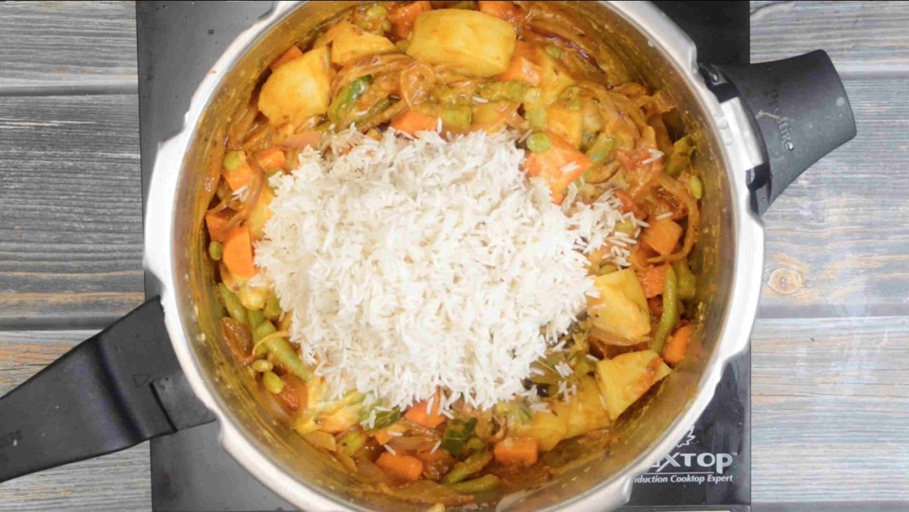 Vegetable Biryani Easy Pressure Cooker Biryani Subbus Kitchen